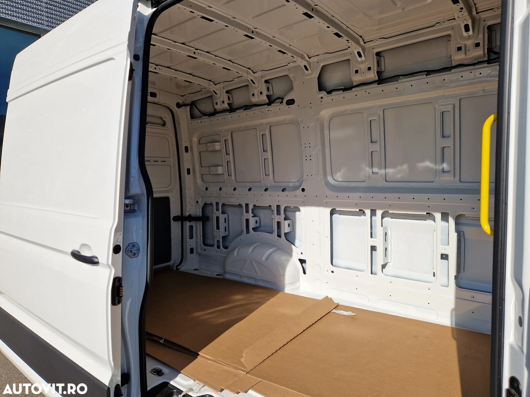 Volkswagen Crafter 3.5 CD Bena L3 FWD 103kW - 9