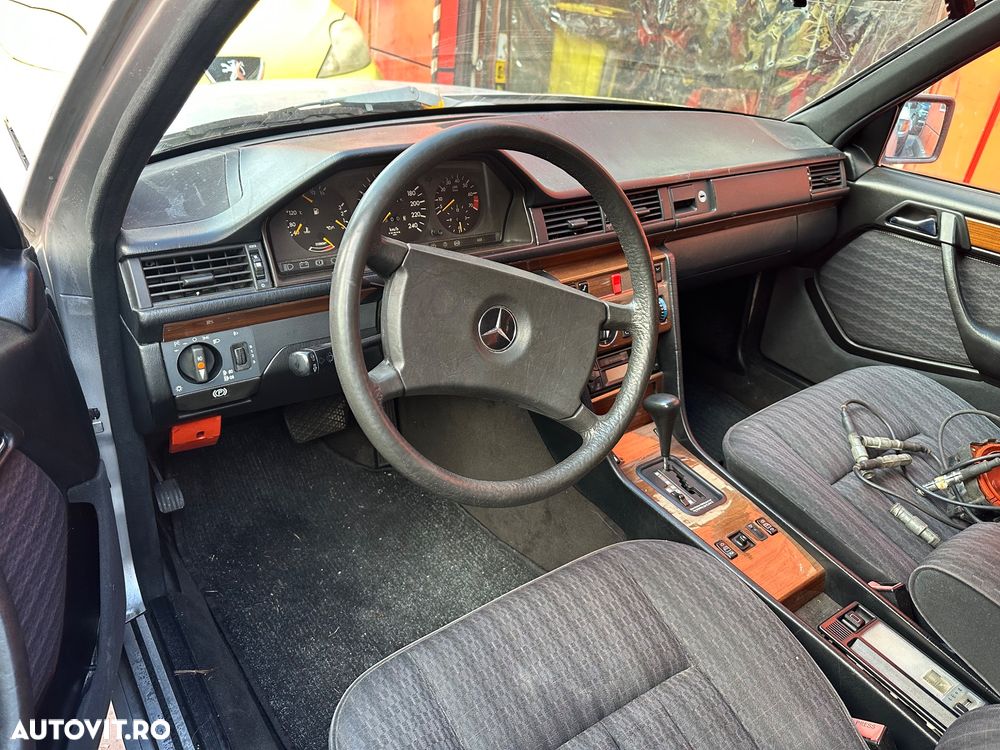 Dezmembrez Mercedes w124 3.0 benzina - 7