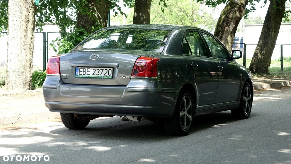 Toyota Avensis - 33