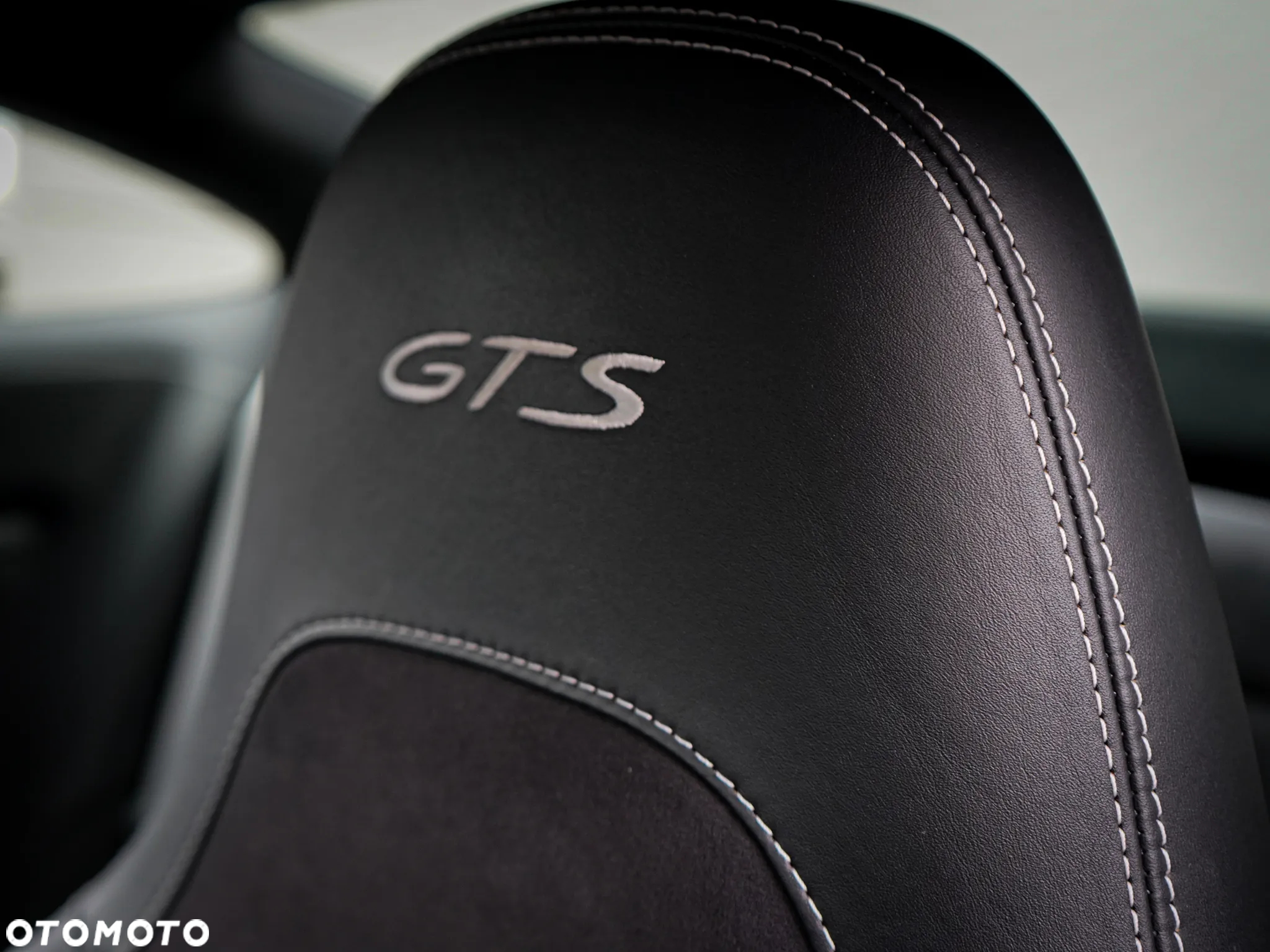 Porsche 911 Carrera 4 GTS PDK - 21