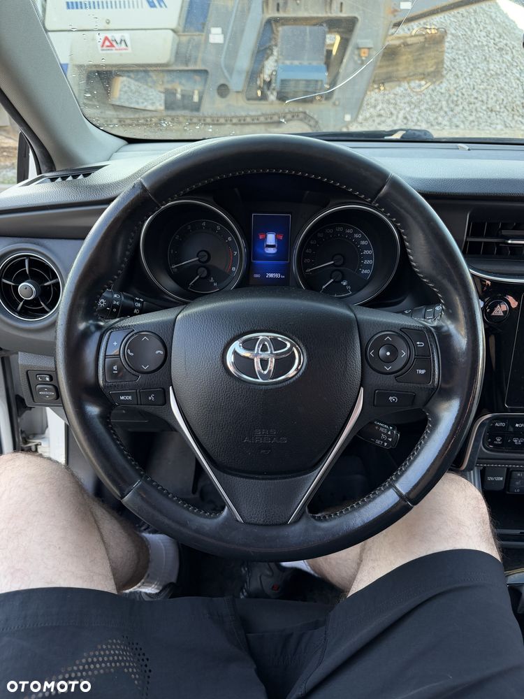 Toyota Auris - 32