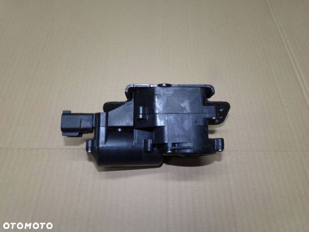 zamek klapy tył tylny 13581405 insignia a kombi - 3