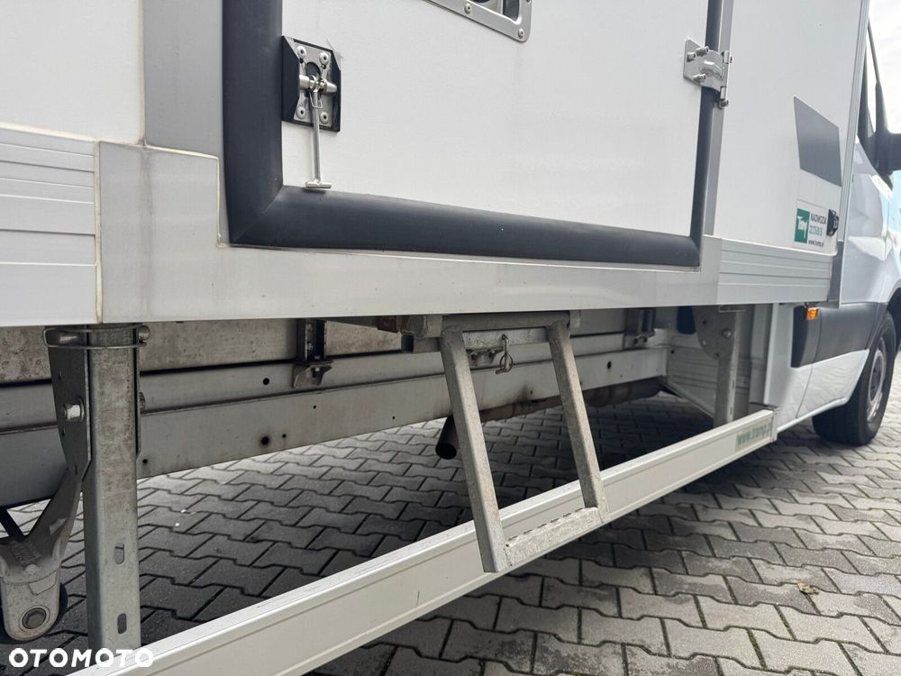 Mercedes-Benz Sprinter - 18