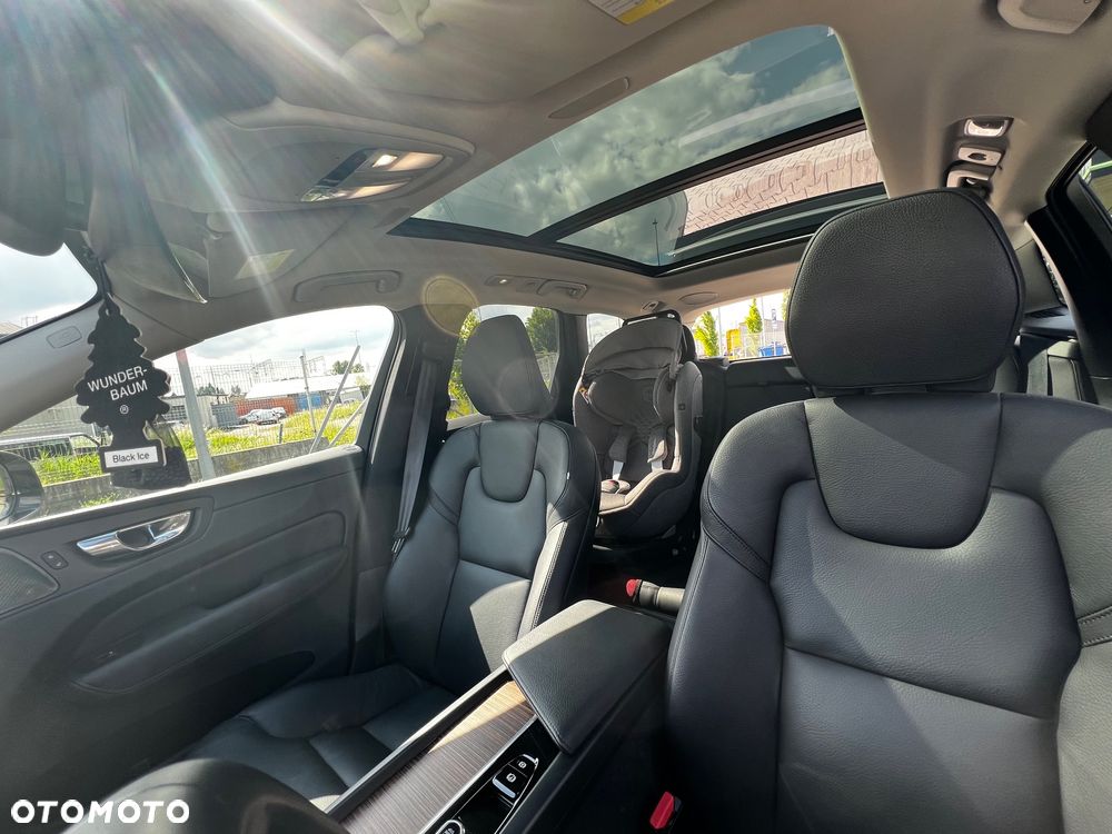 Volvo XC 60 B5 B AWD Momentum Pro - 8