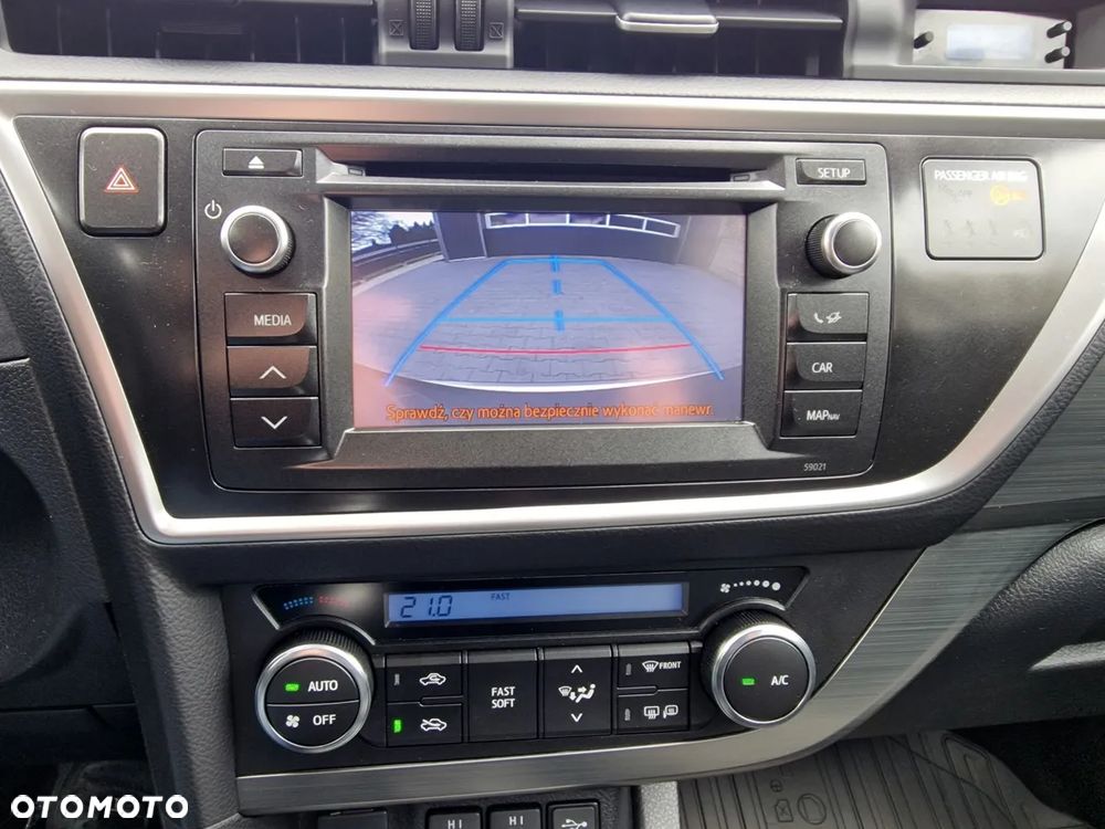 Toyota Auris 1.6 Valvematic Executive - 25