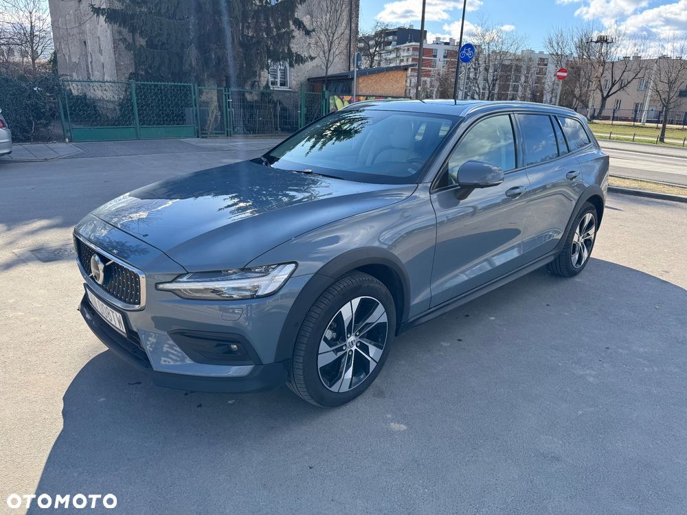 Volvo V60 Cross Country B5 B AWD Plus - 1