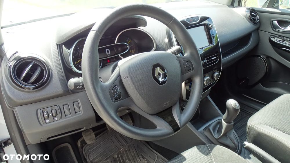 Renault Clio - 9