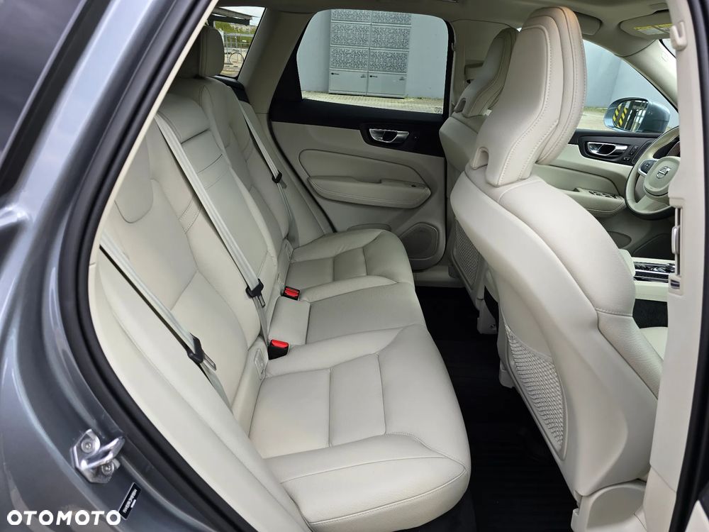 Volvo XC 60 T5 AWD Geartronic Momentum - 21