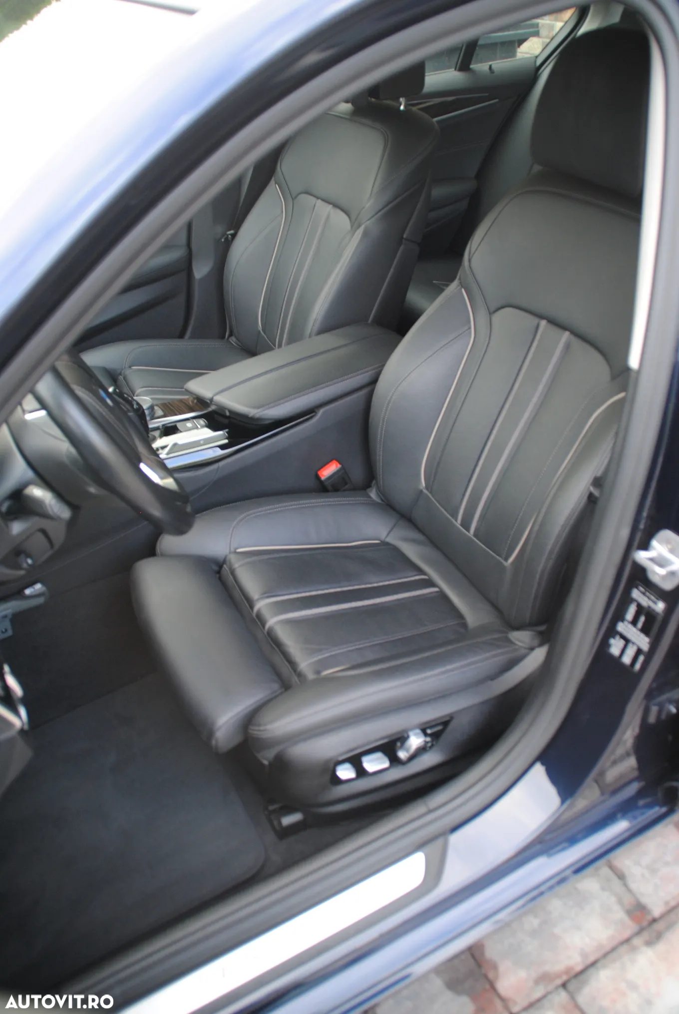 BMW Seria 5 520i AT - 12
