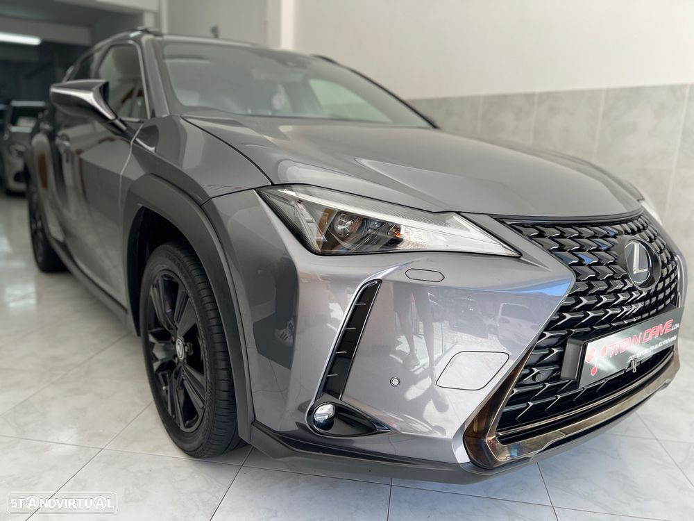 Lexus UX 250h Business - 11