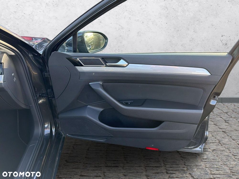 Volkswagen Passat - 40