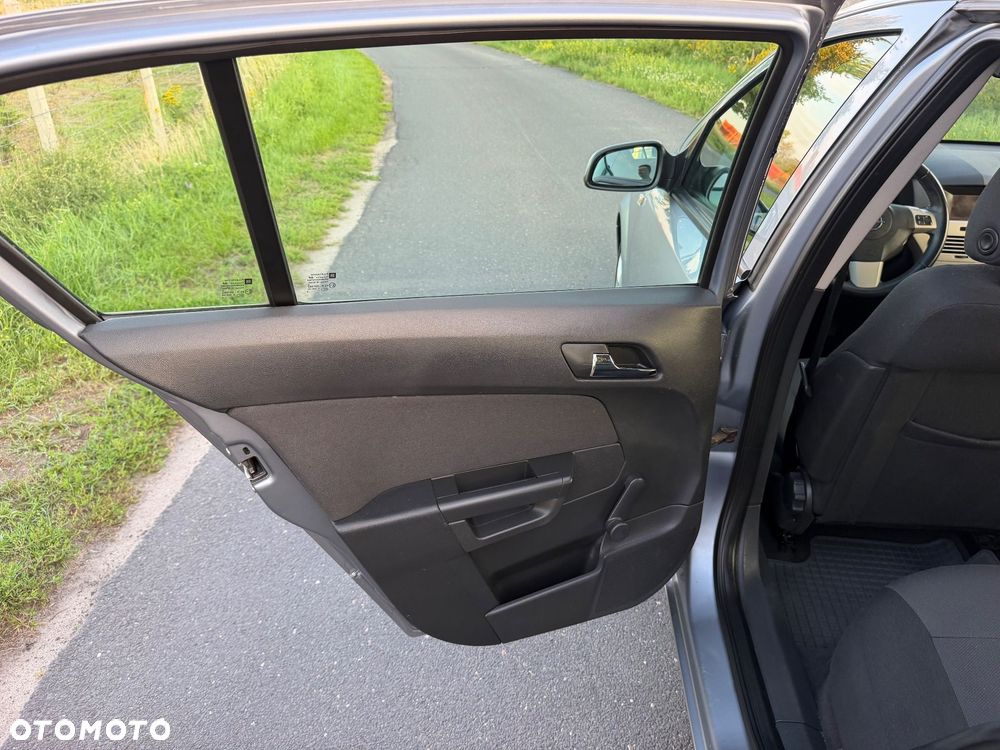 Opel Astra 1.4 Enjoy - 18