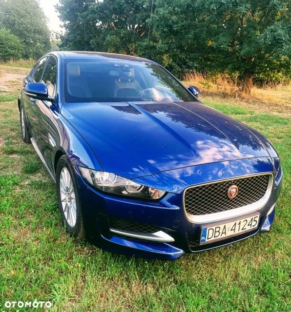 Jaguar XE - 1