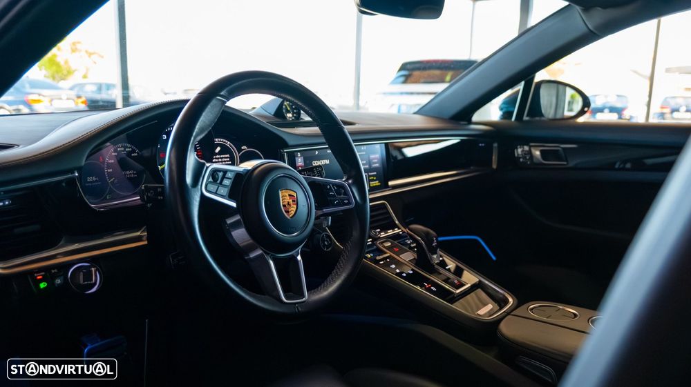 Porsche Panamera Sport Turismo 4 E-Hybrid - 16