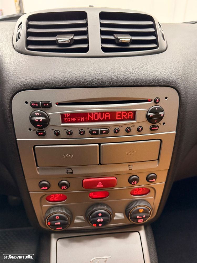 Alfa Romeo GT 1.9 JTD M-JET Distinctive - 31