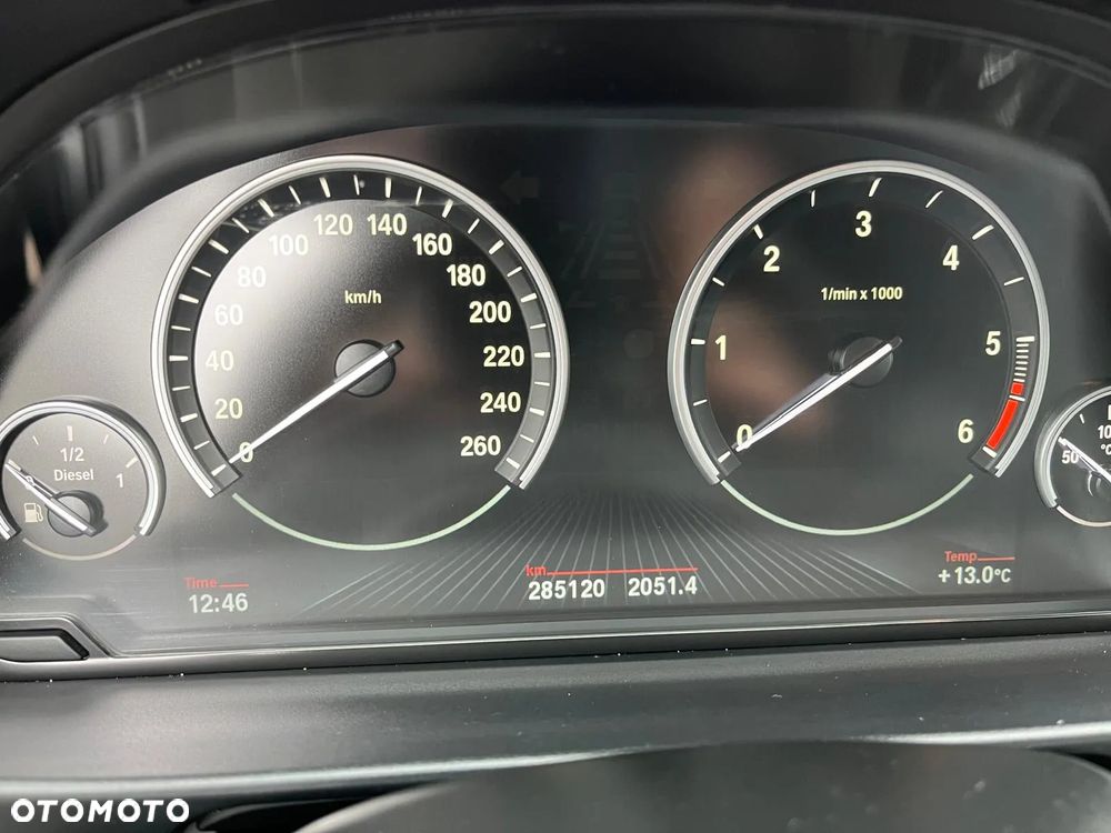 BMW Seria 5 520d xDrive Luxury Line - 11