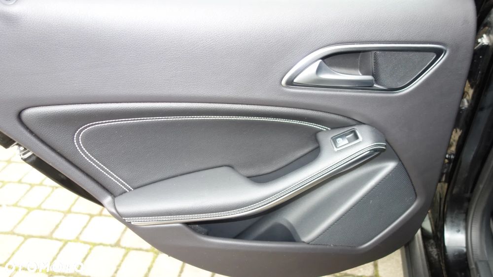 Mercedes-Benz GLA ver-200-7g--dct-activity-edition - 15