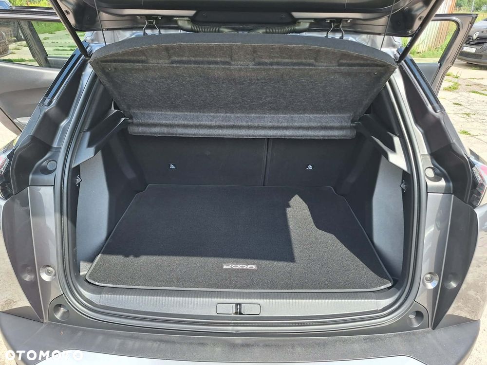 Peugeot 2008 BlueHDi 130 EAT8 Allure Pack - 31