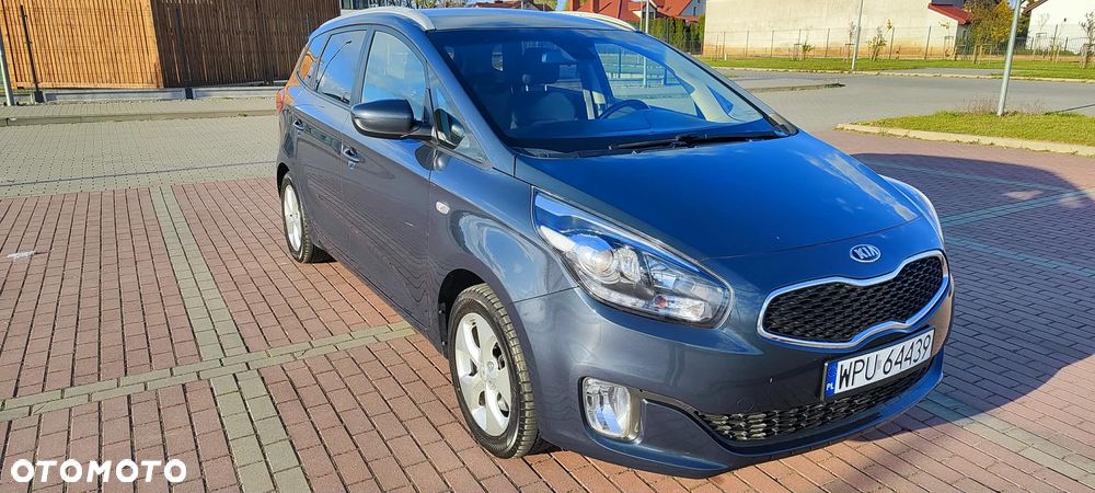 Kia Carens - 1