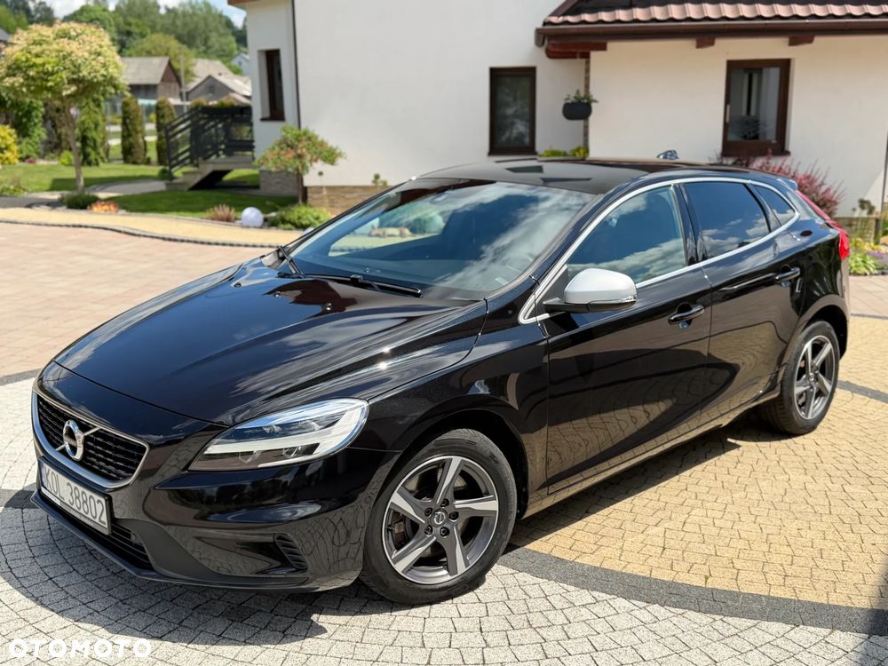 Volvo V40 D3 Drive-E R-Design Momentum - 1