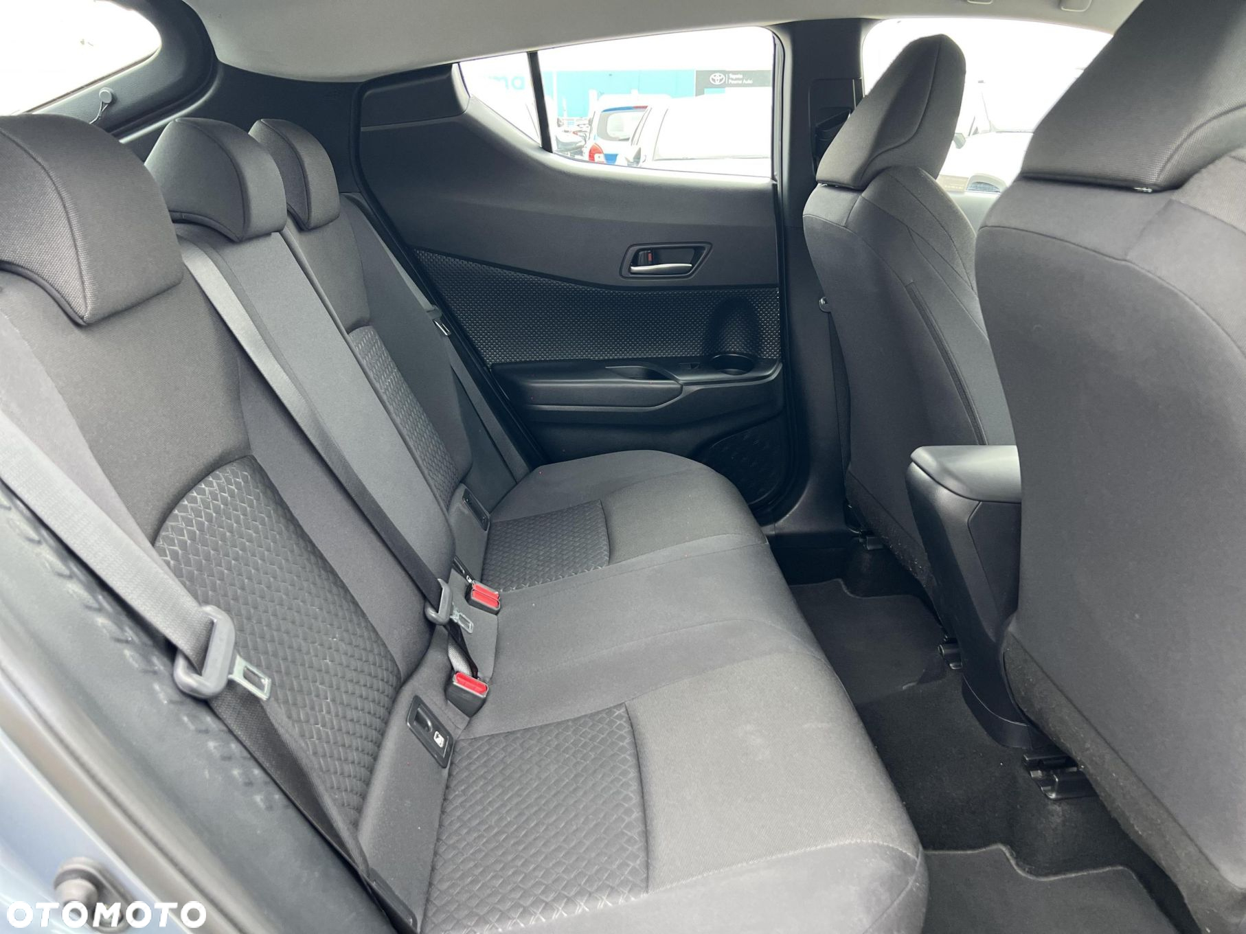 Toyota C-HR - 10