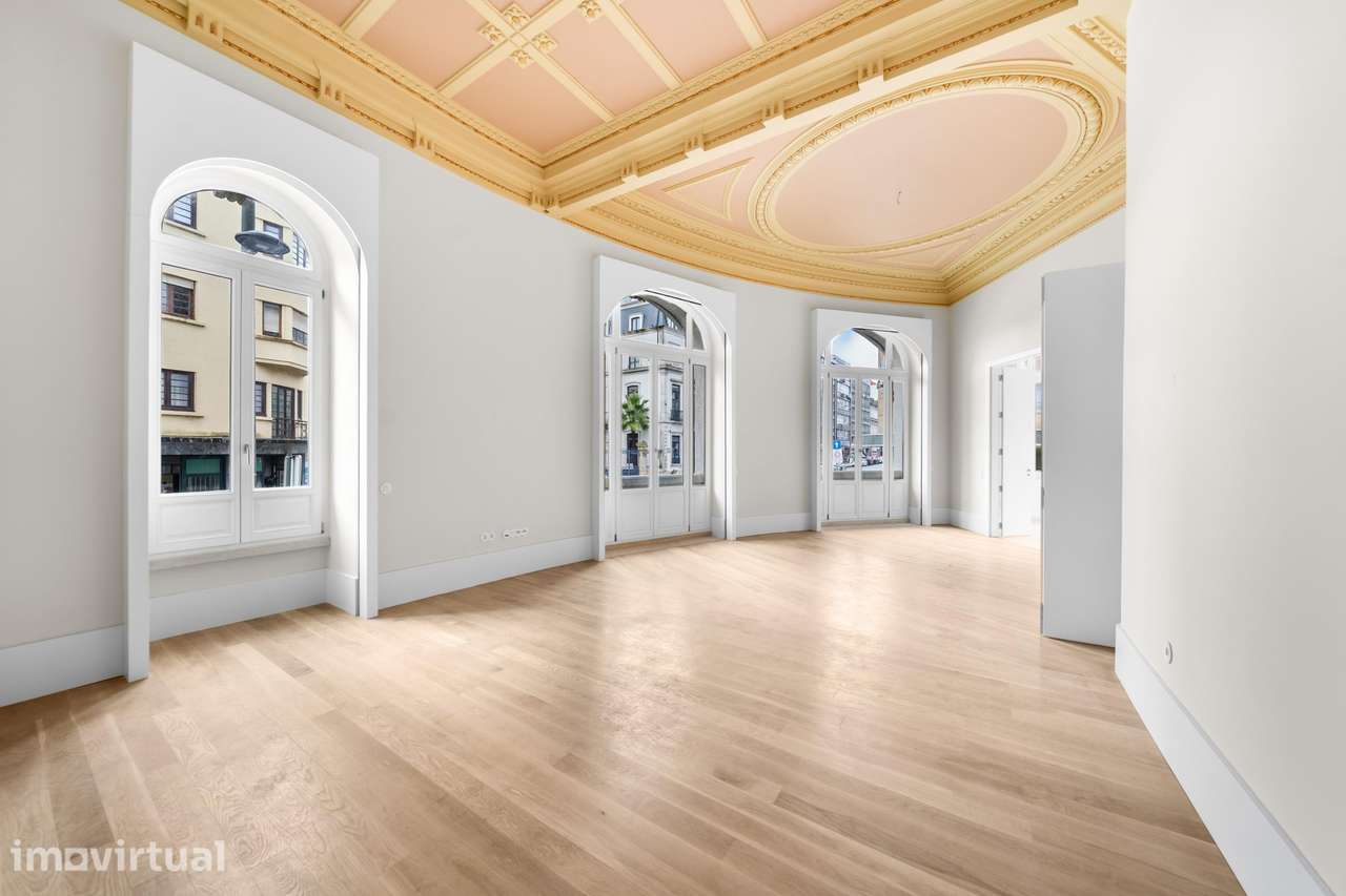 Apartamento T3 Duplex em Prédio de Requinte no Porto!