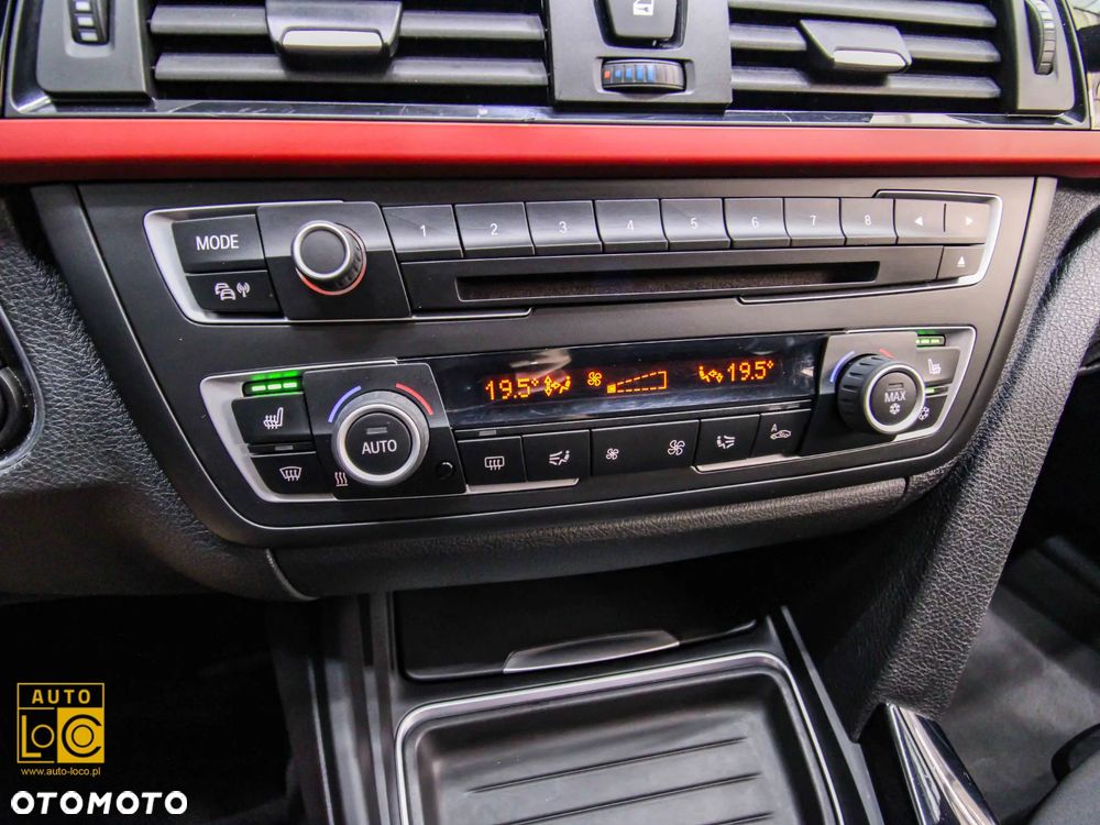 BMW Seria 3 320i M Sport - 23