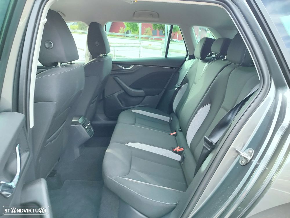 Skoda Kamiq 1.0 TSI Style DSG - 8