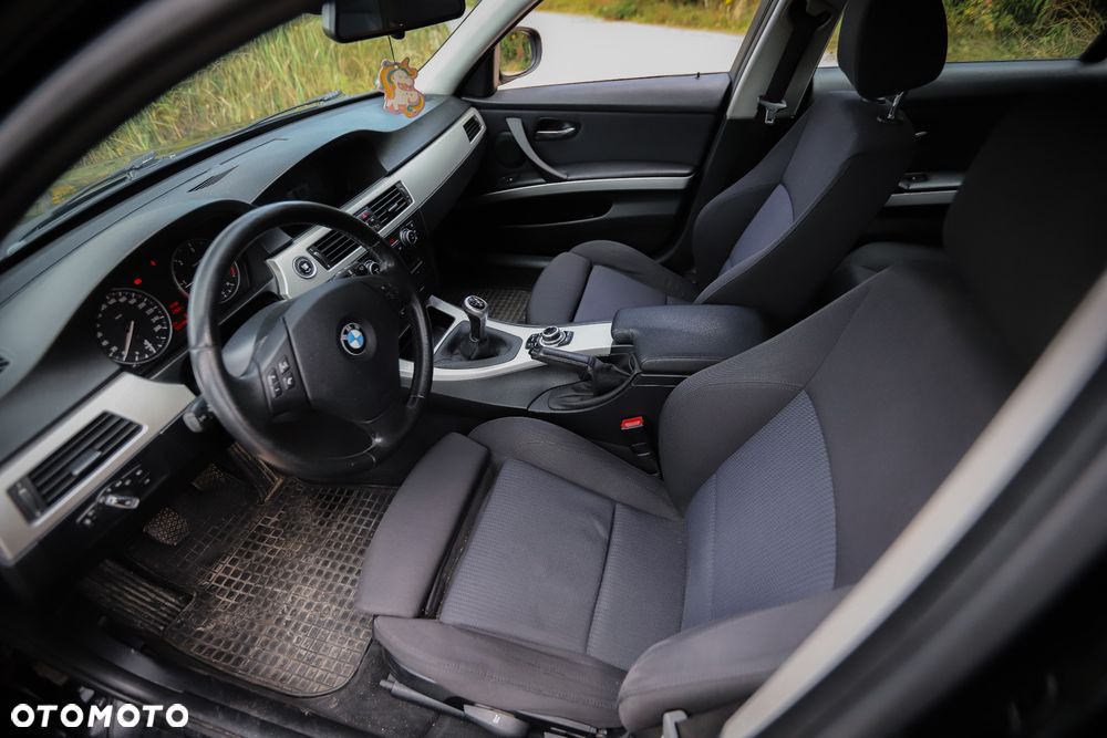 BMW Seria 3 318d - 5