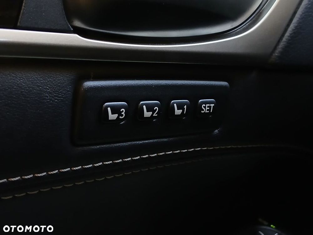 Lexus GS - 40