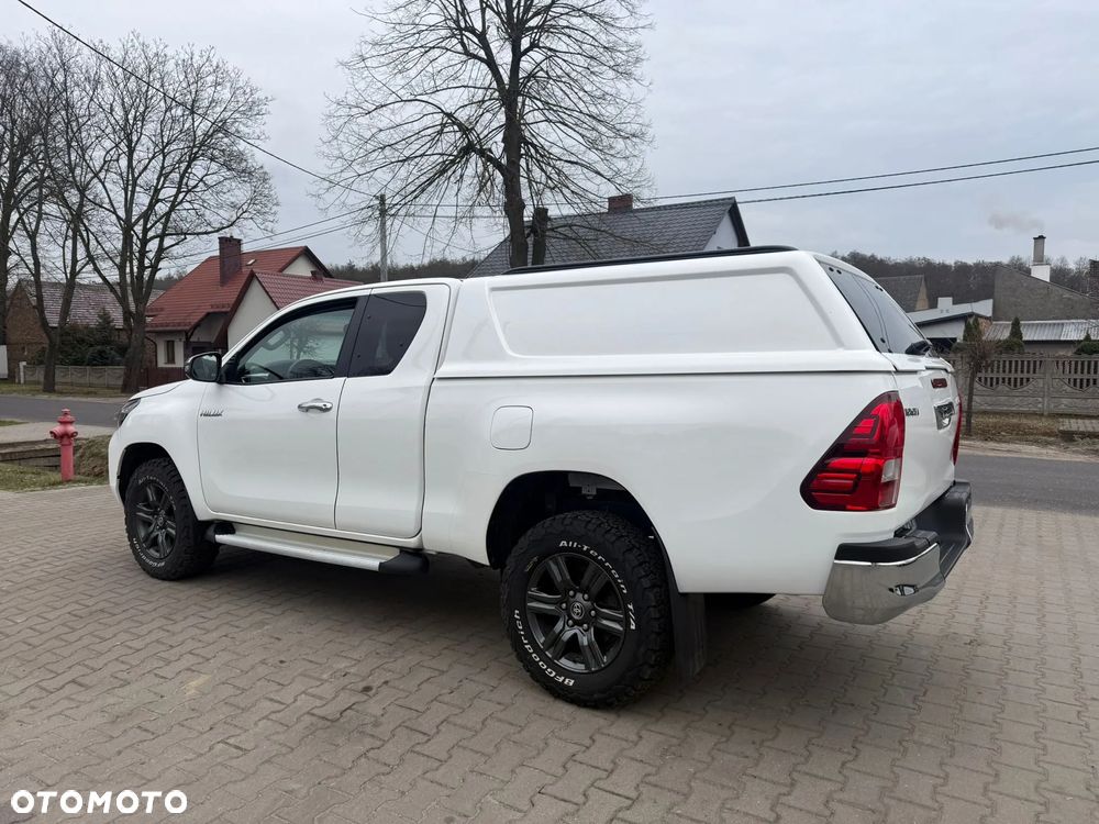 Toyota Hilux - 3