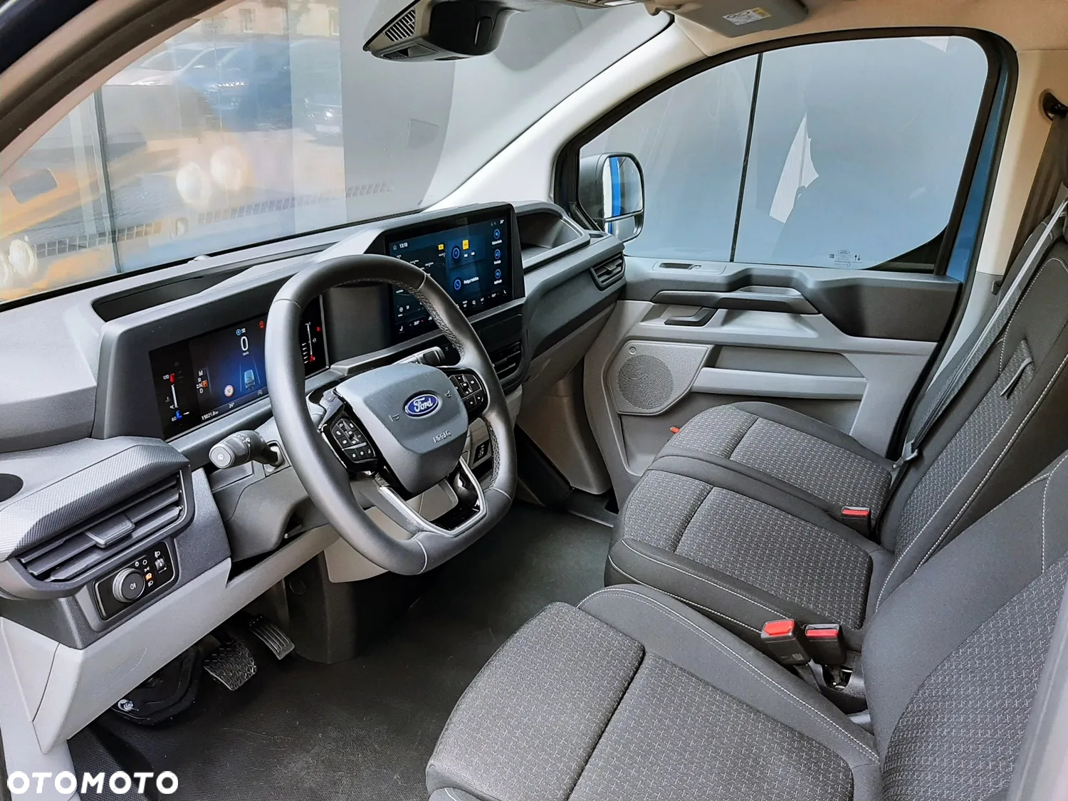 Ford Custom - 21