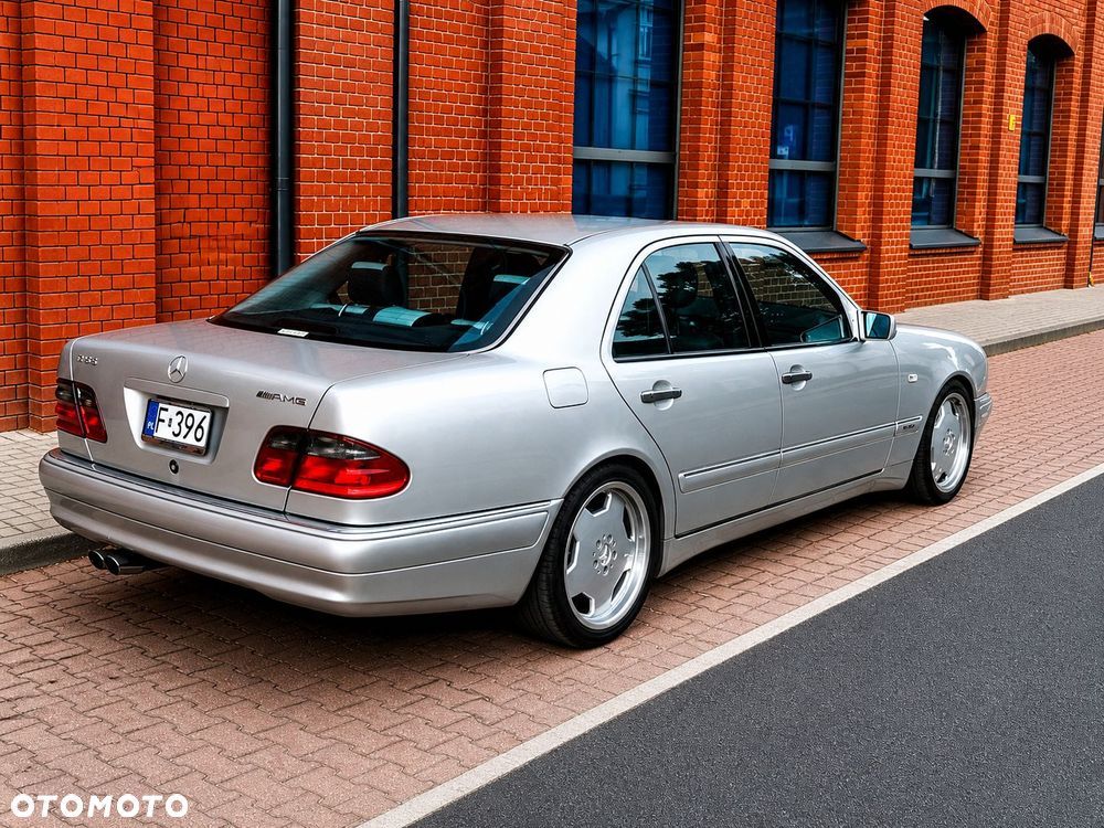 Mercedes-Benz Klasa E - 2