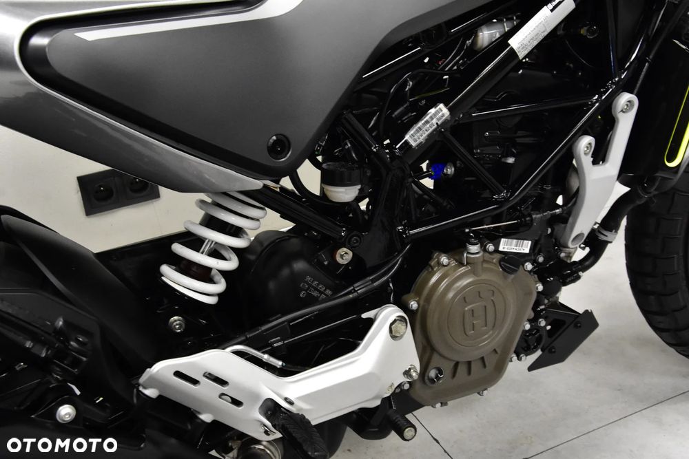 Husqvarna Svartpilen - 29