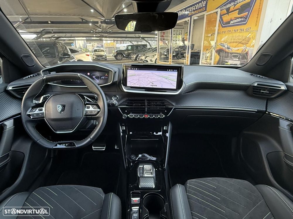 Peugeot 2008 1.2 PureTech GT EAT8 - 37
