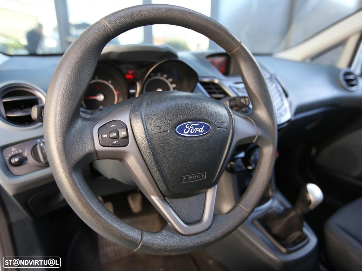 Ford Fiesta Van - 8