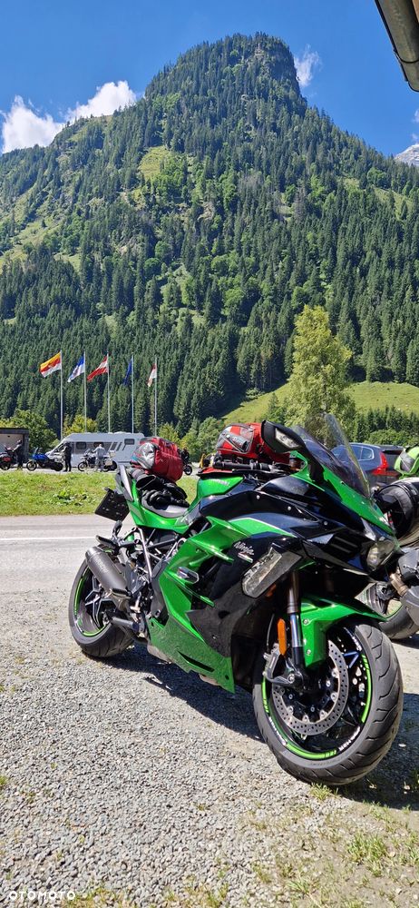 Kawasaki Ninja H2 SX - 1