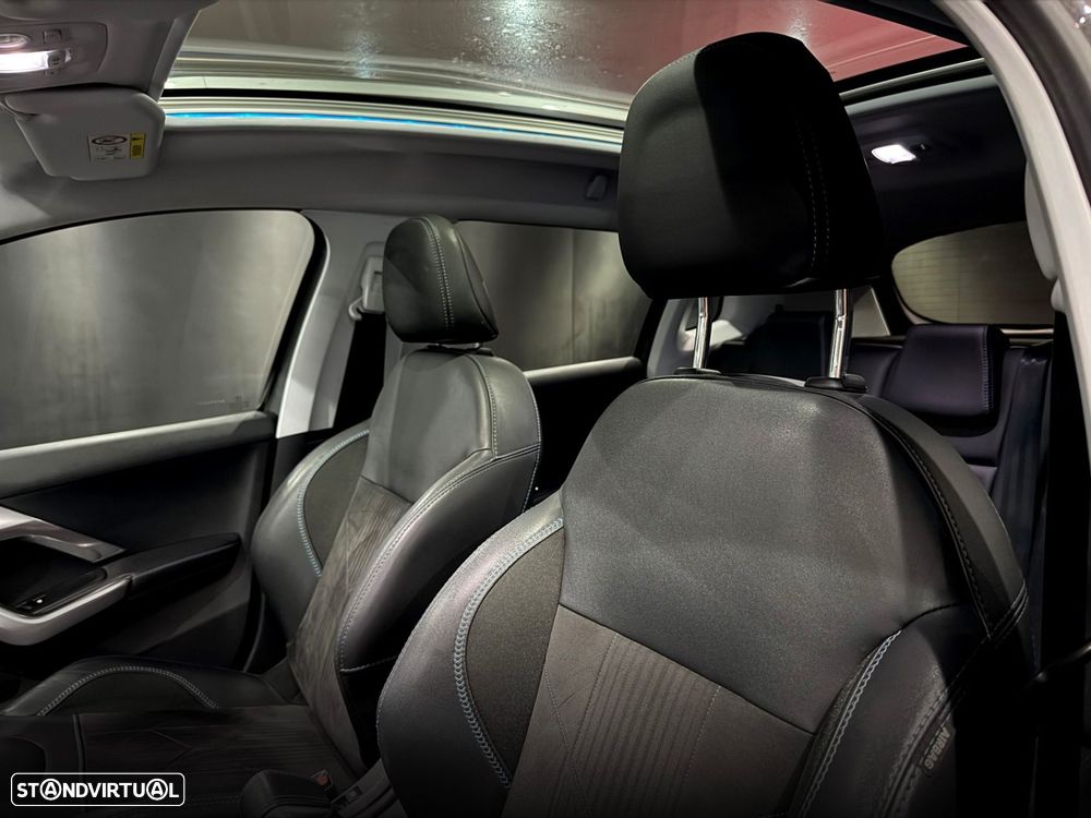 Peugeot 2008 1.2 PureTech Crossway EAT6 - 17
