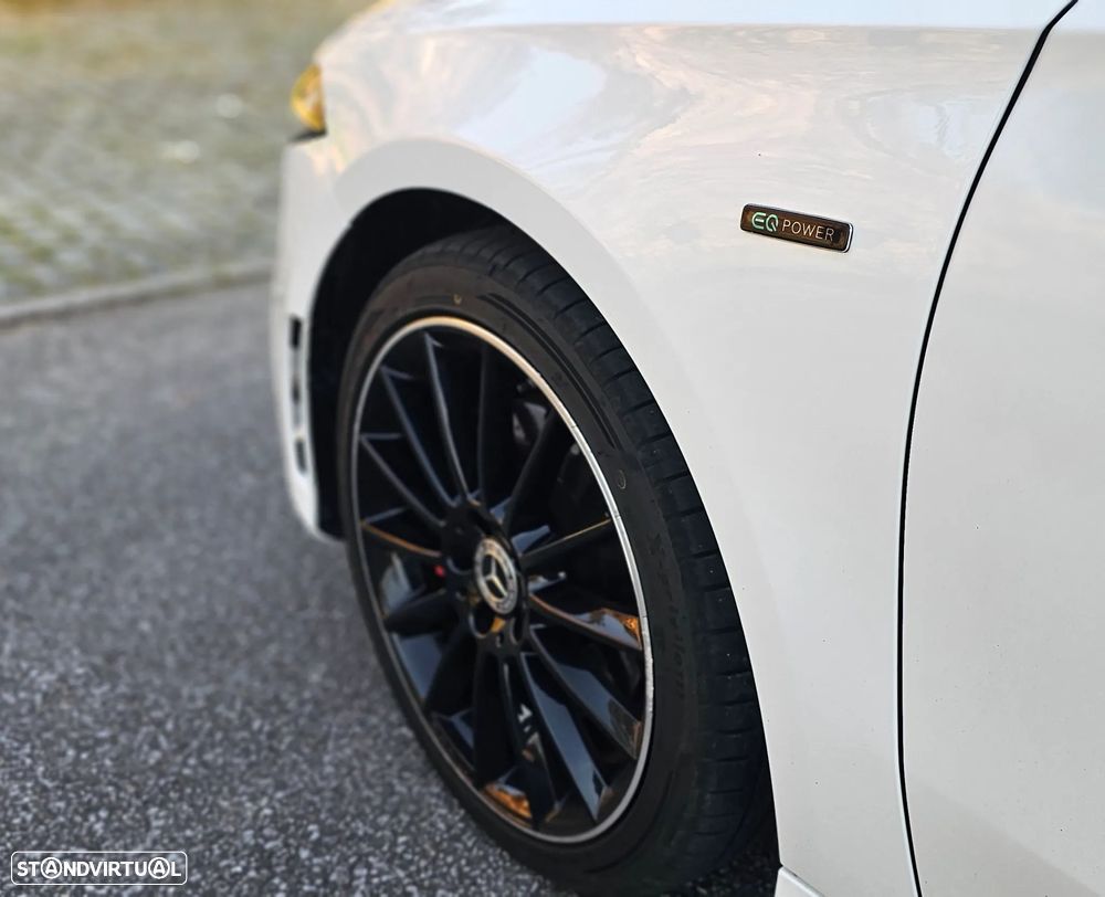 Mercedes-Benz A 250 e 8G-DCT AMG Line - 37