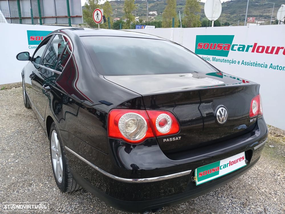 VW Passat 2.0 TDI Highline - 14