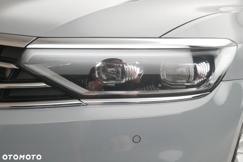 Volkswagen Passat Variant 2.0 TSI Elegance DSG - 13