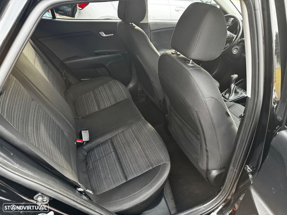 Kia Stonic 1.4 Spirit - 27