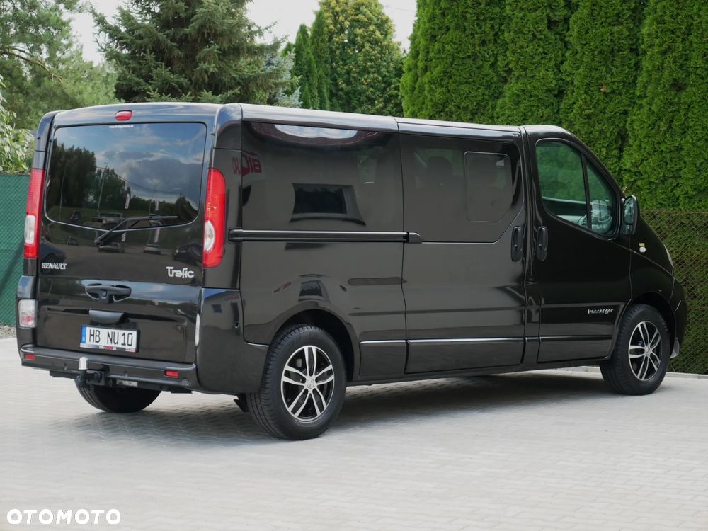 Renault Trafic Passenger Expression - 11