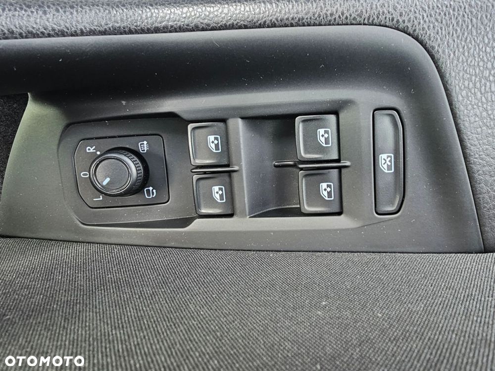 Volkswagen Passat - 38