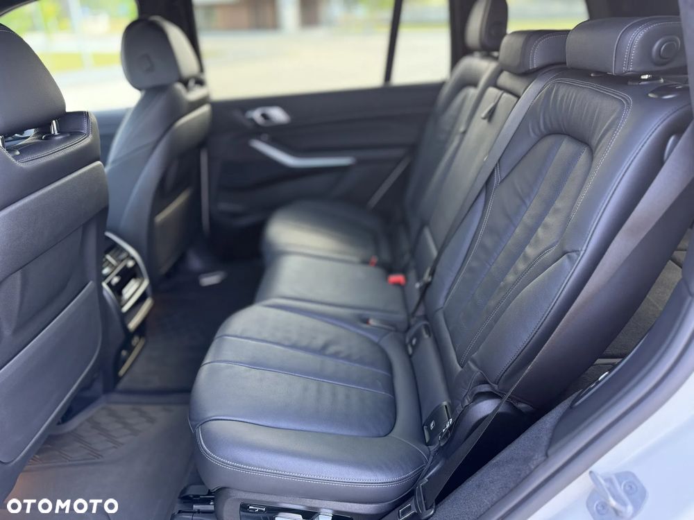 BMW X7 xDrive40d mHEV - 14
