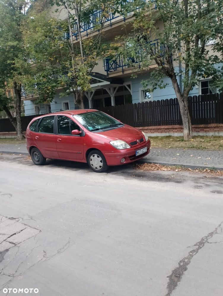 Renault Scenic - 1