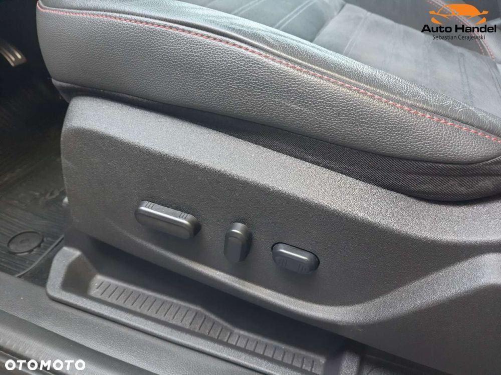 Ford Kuga 1.5 EcoBoost 2x4 ST-Line - 41