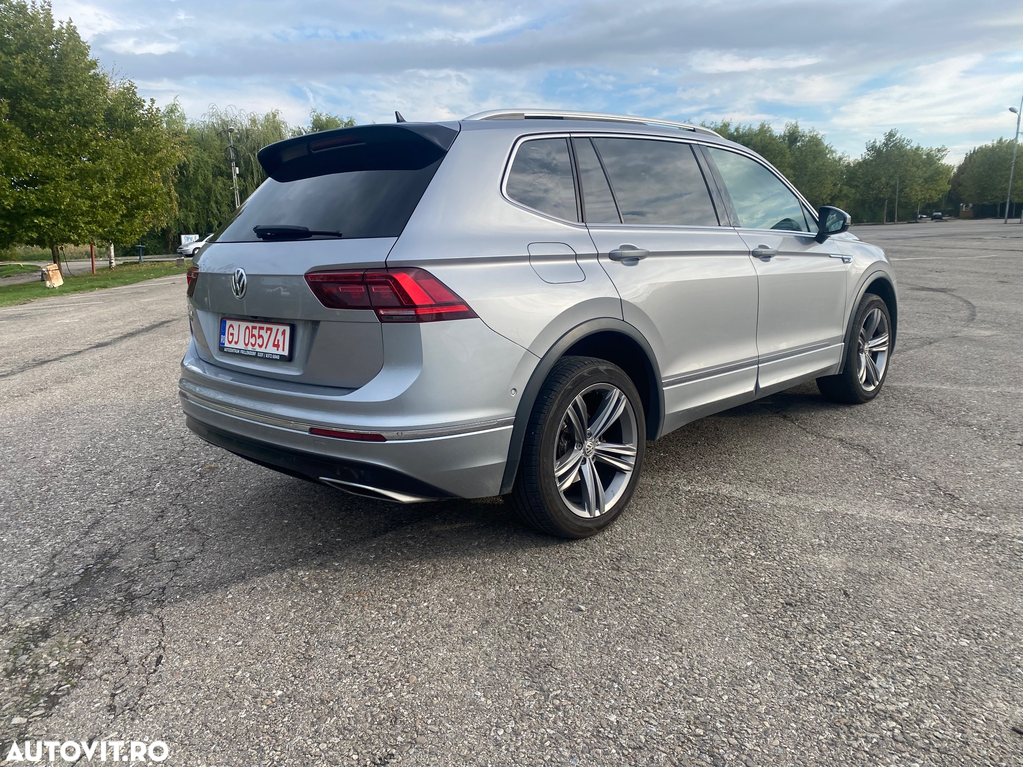 Volkswagen Tiguan Allspace 2.0 TDI DSG R-Line - 7