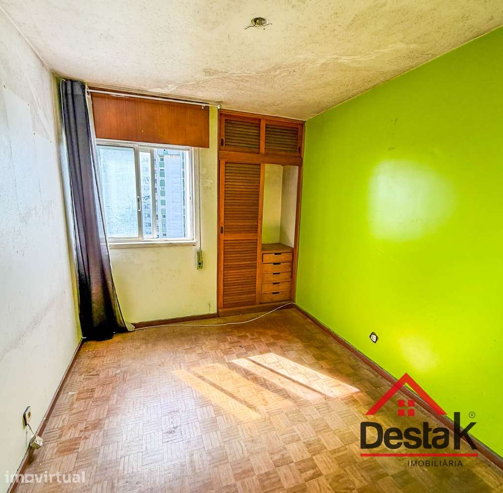 Apartamento T3 em Santo António dos Cavaleiros - Grande imagem: 5/16