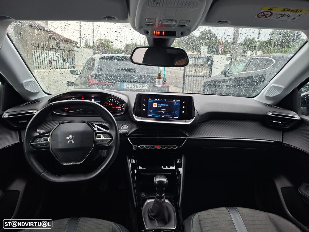 Peugeot 208 - 36
